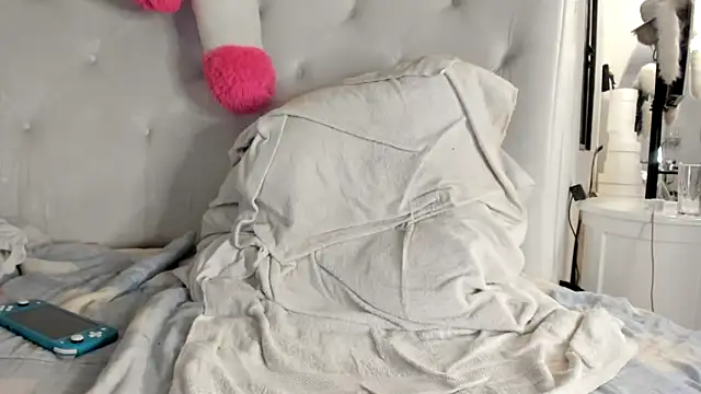 Snapshot of Burlesque_XlX chatting on September 12, 2025, 5:18 am Burlesque XlX online show from September 12, 2025, 5:18 am