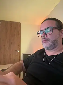 Snapshot of Sanders_White chatting on March 20, 2025, 12:08 am Sanders White online show from March 20, 2025, 12:08 am