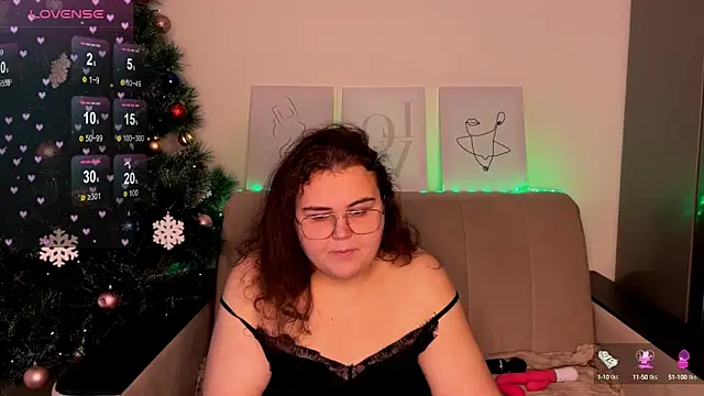 Snapshot of Curvy_Jane chatting on December 13, 2024, 7:36 am Curvy Jane online show from December 13, 2024, 7:36 am