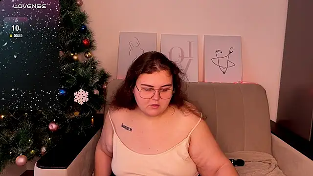 Snapshot of Curvy_Jane chatting on December 15, 2024, 6:07 am Curvy Jane online show from December 15, 2024, 6:07 am