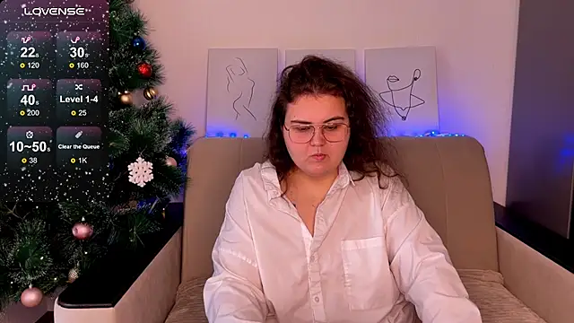 Snapshot of Curvy_Jane chatting on December 17, 2024, 5:29 am Curvy Jane online show from December 17, 2024, 5:29 am