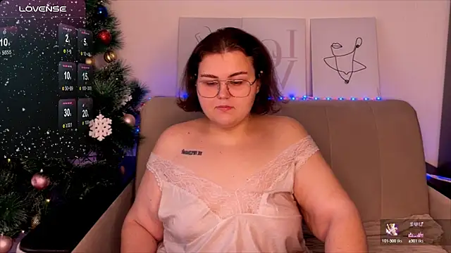 Snapshot of Curvy_Jane chatting on December 24, 2024, 6:44 am Curvy Jane online show from December 24, 2024, 6:44 am