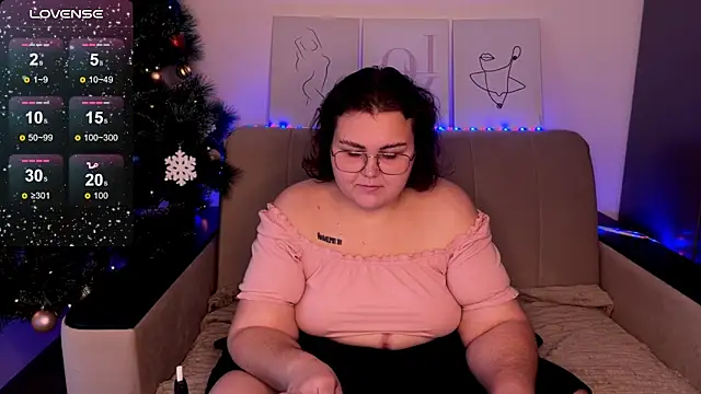Snapshot of Curvy_Jane chatting on December 27, 2024, 8:24 am Curvy Jane online show from December 27, 2024, 8:24 am