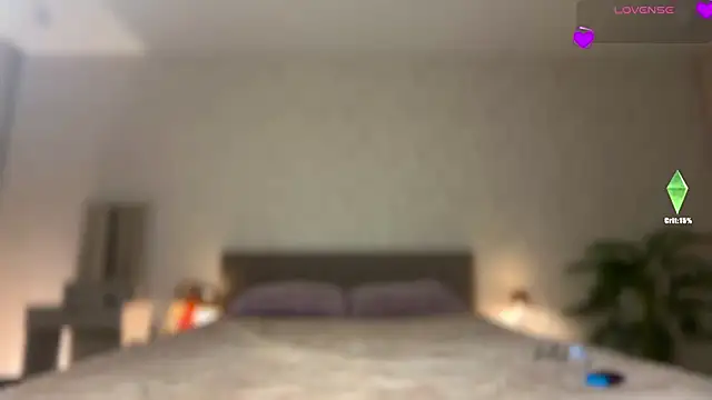 Snapshot of Butterfly-_ chatting on April 26, 2026, 10:18 pm Butterfly- online show from April 26, 2026, 10:18 pm