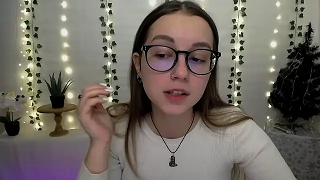 Snapshot of SweetPrincess_ chatting on December 11, 2024, 6:58 am SweetPrincess online show from December 11, 2024, 6:58 am