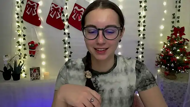 Snapshot of SweetPrincess_ chatting on December 17, 2024, 6:45 am SweetPrincess online show from December 17, 2024, 6:45 am