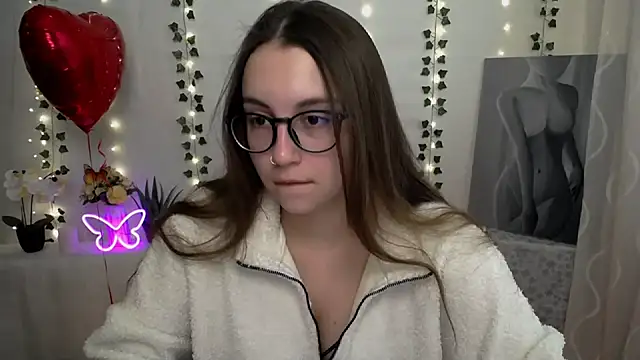 Snapshot of SweetPrincess_ chatting on February 17, 2025, 6:42 am SweetPrincess online show from February 17, 2025, 6:42 am