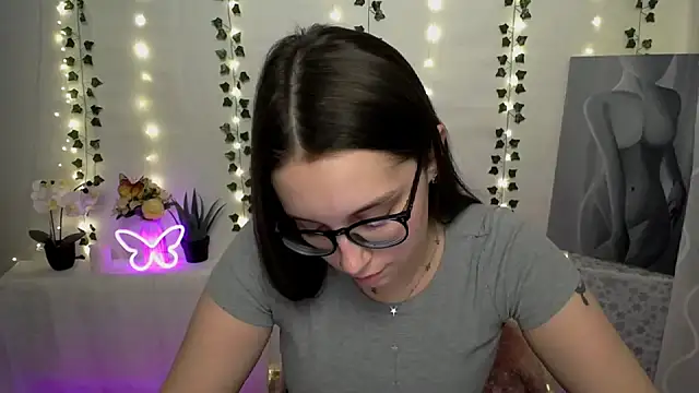 Snapshot of SweetPrincess_ chatting on February 25, 2025, 4:42 pm SweetPrincess online show from February 25, 2025, 4:42 pm