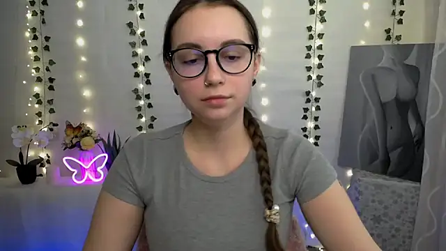Snapshot of SweetPrincess_ chatting on March 5, 2025, 10:00 am SweetPrincess online show from March 5, 2025, 10:00 am