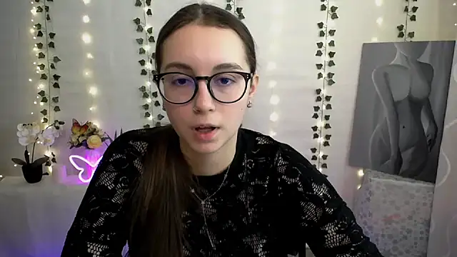 Snapshot of SweetPrincess_ chatting on March 21, 2025, 10:28 am SweetPrincess online show from March 21, 2025, 10:28 am