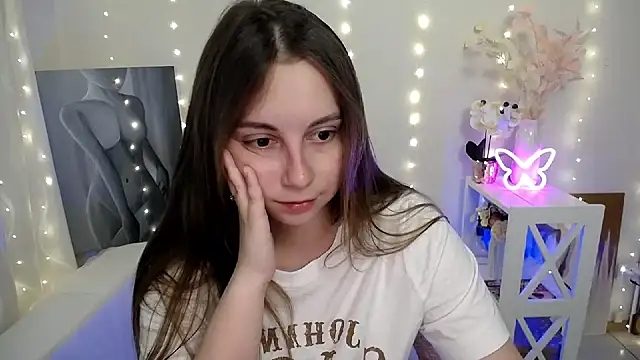 SweetPrincess  online show from June 16, 2026, 5:32 am