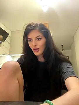 little belucci online show from December 15, 2025, 3:27 pm