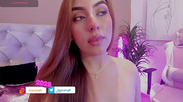 Snapshot of MaddyyLennon chatting on January 17, 2025, 1:35 pm MaddyyLennon online show from January 17, 2025, 1:35 pm