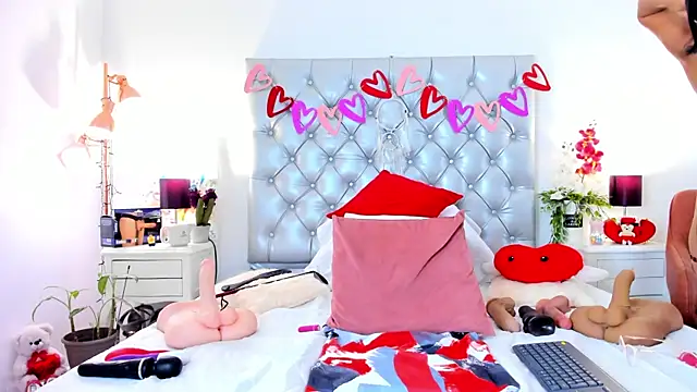 Snapshot of Anaa_Bellaa chatting on February 10, 2025, 3:32 pm Anaa Bellaa online show from February 10, 2025, 3:32 pm