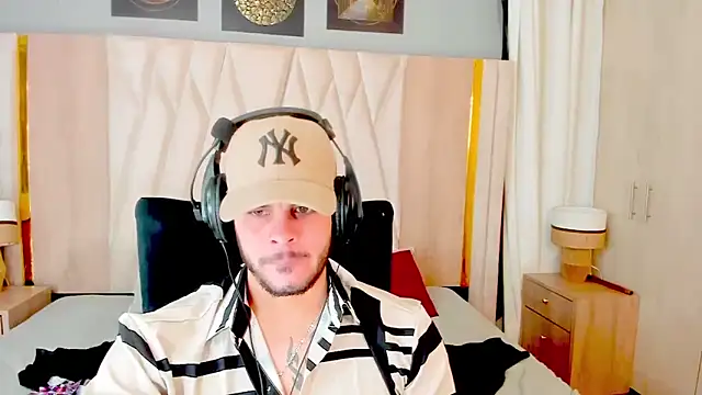 hottstuffx69 online show from November 6, 2025, 2:45 am