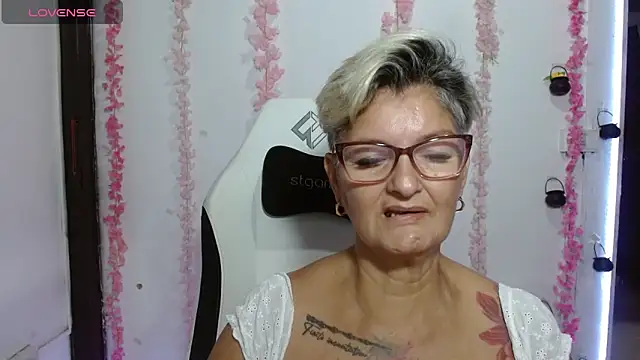 Snapshot of bety-cum2 chatting on June 29, 2026, 12:05 pm bety-cum2 online show from June 29, 2026, 12:05 pm