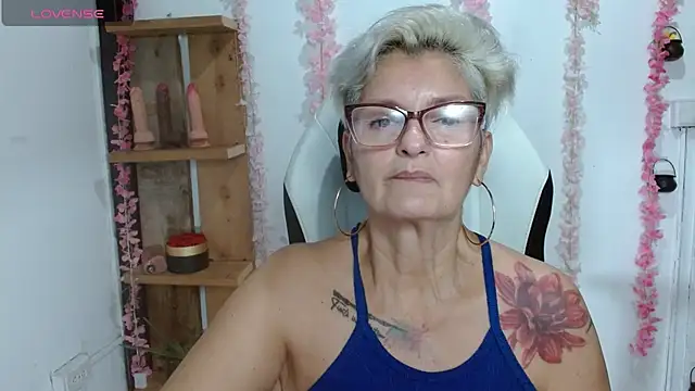 Snapshot of bety-cum2 chatting on July 28, 2026, 4:52 am bety-cum2 online show from July 28, 2026, 4:52 am