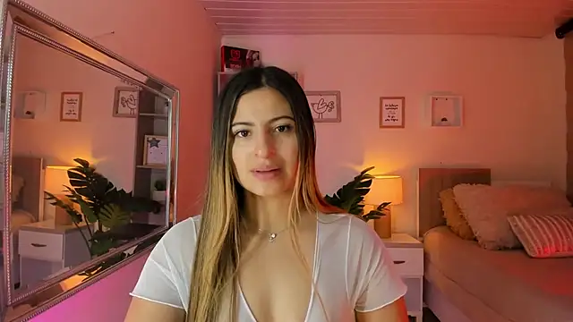 little antonela online show from December 13, 2024, 2:16 pm