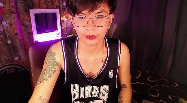 Snapshot of Sexy_Handsome_Drex chatting on December 3, 2024, 8:27 am Sexy Handsome Drex online show from December 3, 2024, 8:27 am