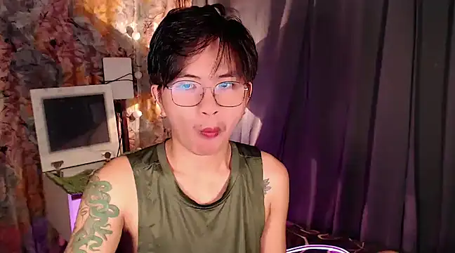 Snapshot of Sexy_Handsome_Drex chatting on December 25, 2024, 5:58 am Sexy Handsome Drex online show from December 25, 2024, 5:58 am