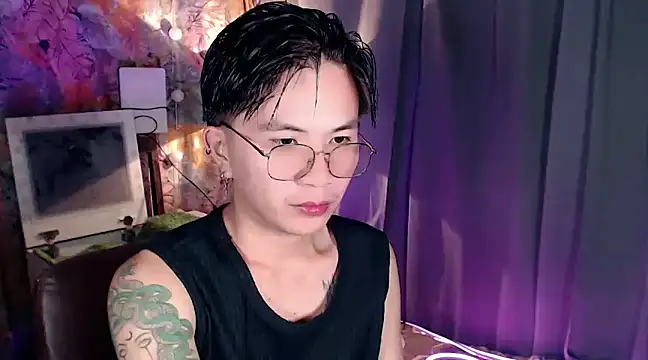 Snapshot of Sexy_Handsome_Drex chatting on January 4, 2025, 8:39 am Sexy Handsome Drex online show from January 4, 2025, 8:39 am