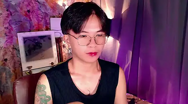 Snapshot of Sexy_Handsome_Drex chatting on January 4, 2025, 11:43 am Sexy Handsome Drex online show from January 4, 2025, 11:43 am