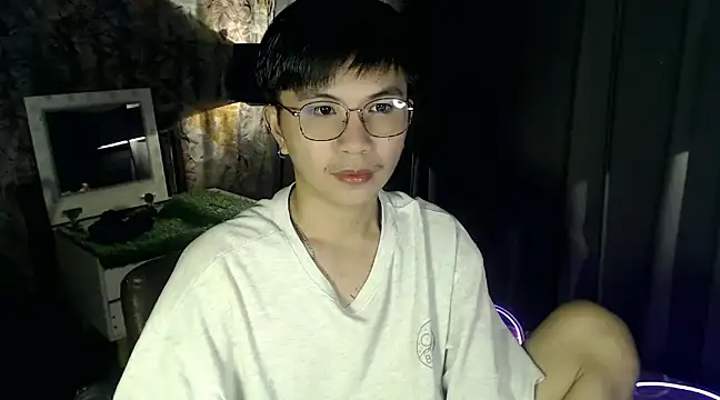 Snapshot of Sexy_Handsome_Drex chatting on February 12, 2025, 8:16 am Sexy Handsome Drex online show from February 12, 2025, 8:16 am