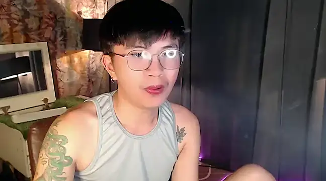 Snapshot of Sexy_Handsome_Drex chatting on February 18, 2025, 8:38 am Sexy Handsome Drex online show from February 18, 2025, 8:38 am