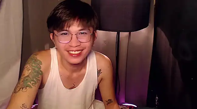 Snapshot of Sexy_Handsome_Drex chatting on March 2, 2025, 12:32 pm Sexy Handsome Drex online show from March 2, 2025, 12:32 pm