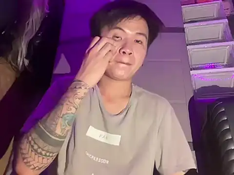 Sexy Handsome Drex online show from May 6, 2026, 2:44 pm