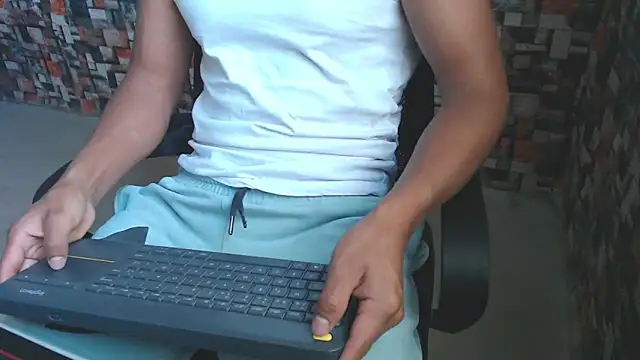 Snapshot of sexatlexx chatting on October 2, 2025, 4:25 pm sexatlexx online show from October 2, 2025, 4:25 pm