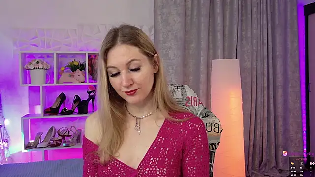 Snapshot of Hello_Lisha chatting on March 12, 2025, 8:19 am Hello Lisha online show from March 12, 2025, 8:19 am