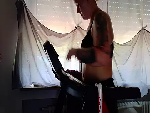 Snapshot of wetgerman_2 chatting on August 5, 2026, 10:18 am wetgerman 2 online show from August 5, 2026, 10:18 am