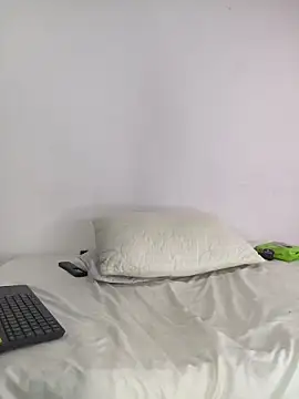 AgathaPember online show from March 28, 2026, 9:25 pm