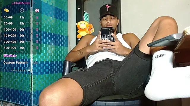 Snapshot of Bigcock_21cm_ chatting on May 14, 2026, 11:17 am Bigcock 21cm online show from May 14, 2026, 11:17 am