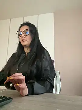 Snapshot of SWEETLILY18 chatting on December 26, 2024, 11:21 am SWEETLILY18 online show from December 26, 2024, 11:21 am