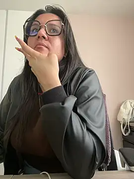 Snapshot of SWEETLILY18 chatting on December 26, 2024, 2:27 pm SWEETLILY18 online show from December 26, 2024, 2:27 pm