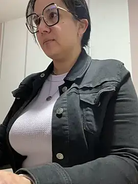 Snapshot of SWEETLILY18 chatting on December 30, 2024, 11:04 am SWEETLILY18 online show from December 30, 2024, 11:04 am