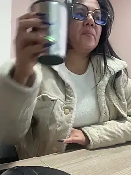 Snapshot of SWEETLILY18 chatting on January 21, 2025, 11:46 am SWEETLILY18 online show from January 21, 2025, 11:46 am