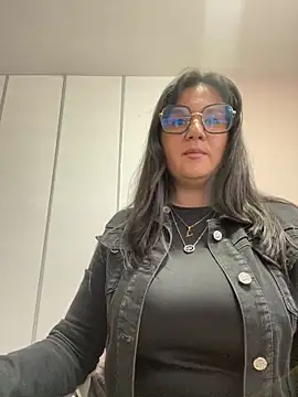 Snapshot of SWEETLILY18 chatting on February 1, 2025, 2:45 pm SWEETLILY18 online show from February 1, 2025, 2:45 pm