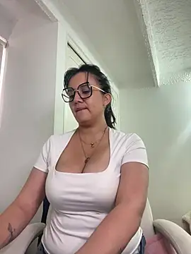 Snapshot of SWEETLILY18 chatting on February 5, 2025, 9:18 pm SWEETLILY18 online show from February 5, 2025, 9:18 pm