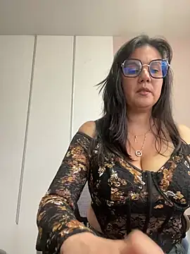 Snapshot of SWEETLILY18 chatting on February 8, 2025, 2:27 pm SWEETLILY18 online show from February 8, 2025, 2:27 pm