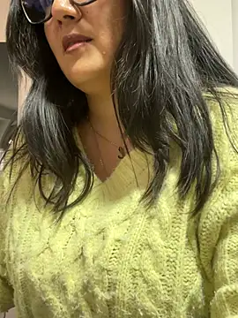 Snapshot of SWEETLILY18 chatting on February 9, 2025, 6:05 pm SWEETLILY18 online show from February 9, 2025, 6:05 pm