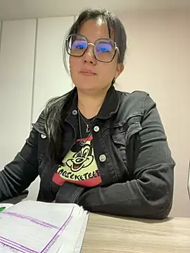 Snapshot of SWEETLILY18 chatting on February 17, 2025, 11:13 am SWEETLILY18 online show from February 17, 2025, 11:13 am