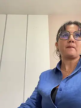 Snapshot of SWEETLILY18 chatting on February 24, 2025, 5:53 pm SWEETLILY18 online show from February 24, 2025, 5:53 pm