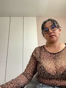 Snapshot of SWEETLILY18 chatting on March 5, 2025, 2:45 pm SWEETLILY18 online show from March 5, 2025, 2:45 pm