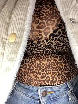 Snapshot of SWEETLILY18 chatting on March 17, 2025, 11:42 am SWEETLILY18 online show from March 17, 2025, 11:42 am