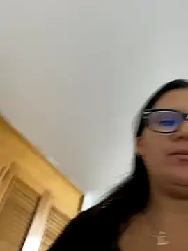 Snapshot of SWEETLILY18 chatting on October 6, 2025, 10:40 pm SWEETLILY18 online show from October 6, 2025, 10:40 pm