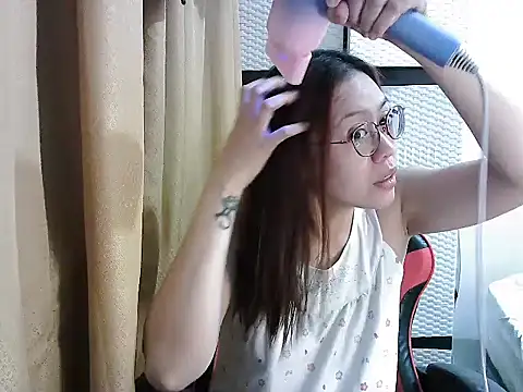 Snapshot of crizzybel chatting on October 13, 2025, 7:03 pm crizzybel online show from October 13, 2025, 7:03 pm