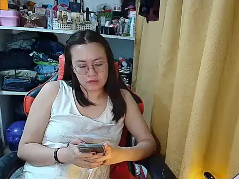 crizzybel online show from December 16, 2025, 3:06 pm